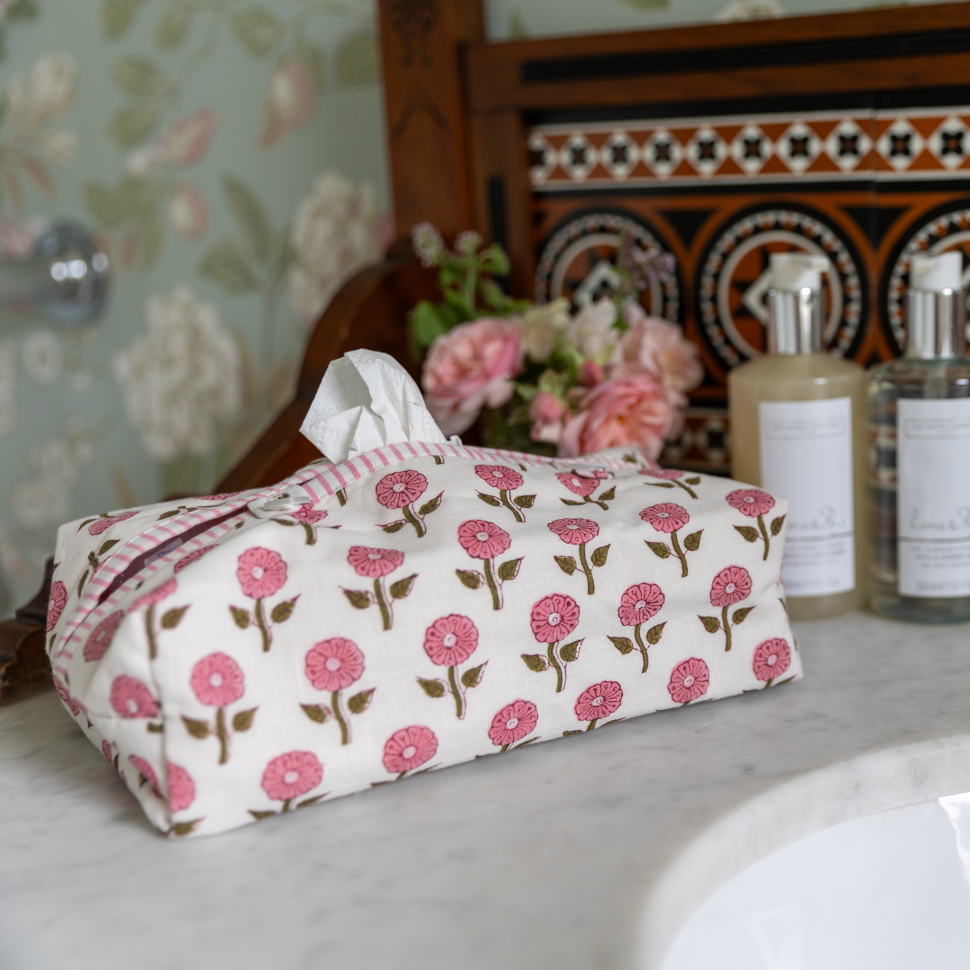 Pink Daisy Tissue Box Cover