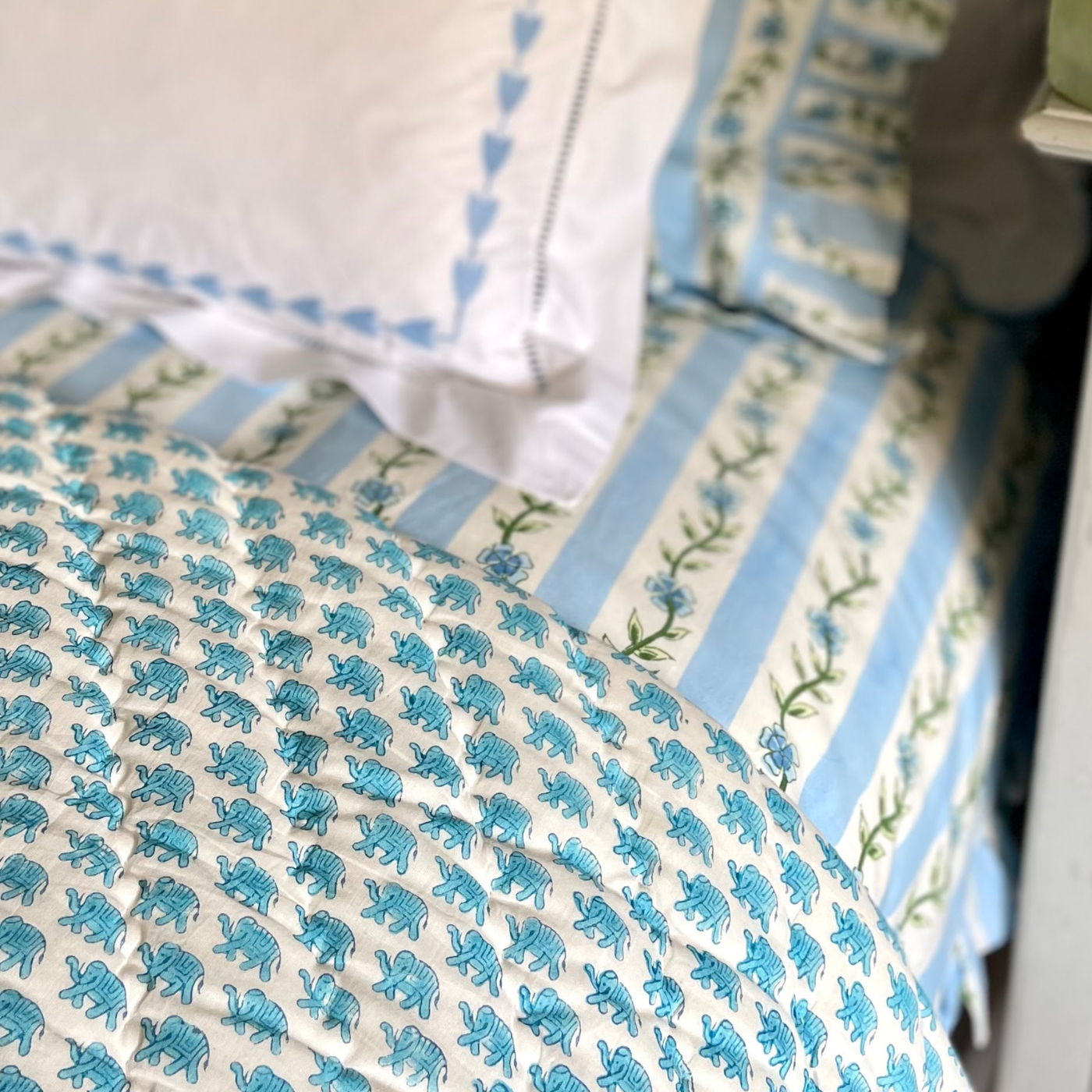 Turquoise Elephant Quilt