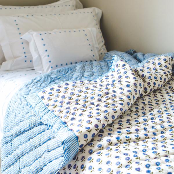 Blue Daisy Quilt